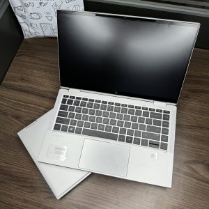 HP EliteBook x360 1040 G7 – 10th Gen Intel Core i7, 16GB RAM, 512GB SSD, 14” Touchscre