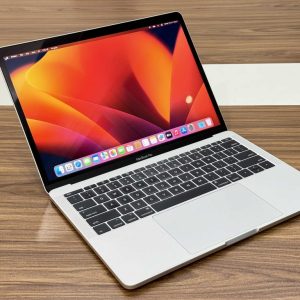 MacBook Pro 2017 – Core i5 / 256GB SSD / 8GB RAM – Pre-Owned
