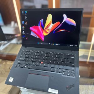 Lenovo ThinkPad X1 Carbon (Pre-Owned)